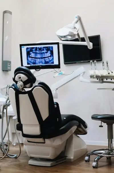 cosmetic dentist